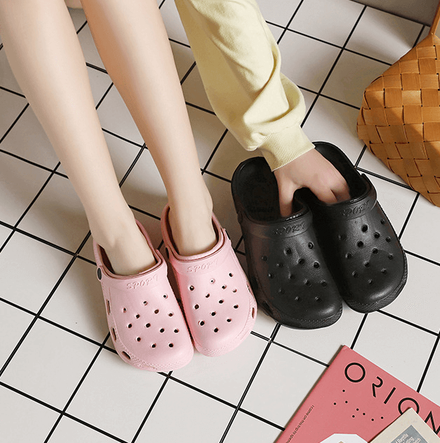 Non-slip Lightweight Thick Bottom Platform Hole Beach Shoes Dual-use Slippers Sandals 