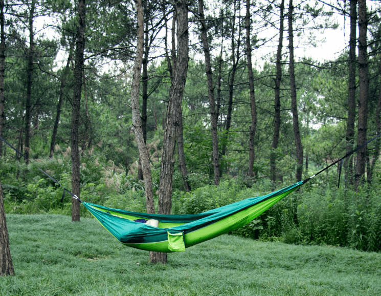 果绿色拼墨绿色3