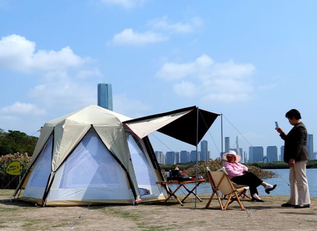 米黄色黑胶不锈钢杆5