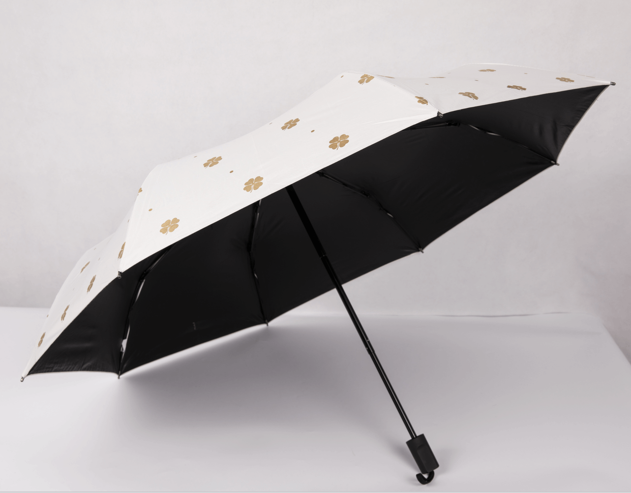 四叶草烫金白色2